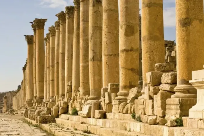Framed Print : Jordan, Jerash. Colonnaded Cardo market street in the classic, preserved Roman city
