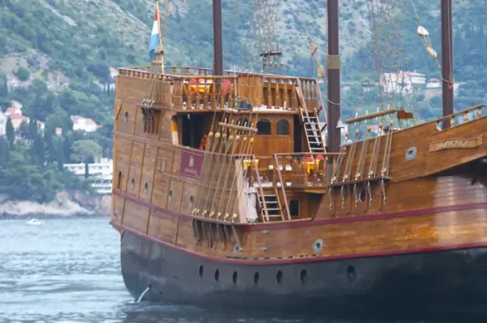 Framed Print : The Karaka 16 century galleon replica boat in the old harbour Dubrovnik, old city