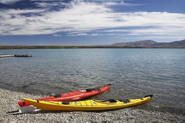 Kayaks, Lake Ohau, Mackenzie Country, South Canterbury, South Island, New Zealand