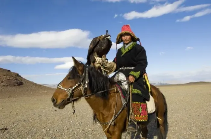 Framed Print : Kazakh man at Altai Eagle Festival, Khujek. (MR) Framed Print : Kazakh man at Altai Eagle Festival, Khujek. (MR)