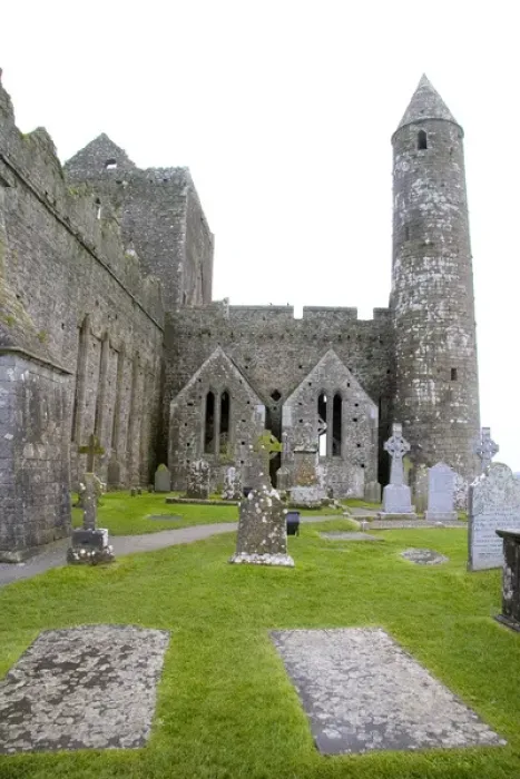 Framed Print : Killkenny, Ireland. The dramatic Spectacle of the Rock of Cashel and its gravesites Framed Print : Killkenny, Ireland. The dramatic Spectacle of the Rock of Cashel and its gravesites
