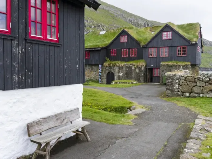 Framed Print : The Kings Farm in Kirkjubour (Kirkjboargardur, Roykstovan), the oldest still inhabited