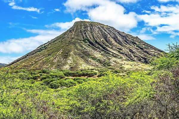 Koko Crater, Honolulu, Oahu, Hawaii. Hiking trail over railroad tracks to summit