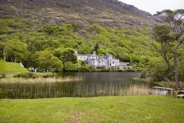 Framed Print : Kylemore Abbey, Ireland. Kylemore Abbey is Irelands most photographed building Framed Print : Kylemore Abbey, Ireland. Kylemore Abbey is Irelands most photographed building