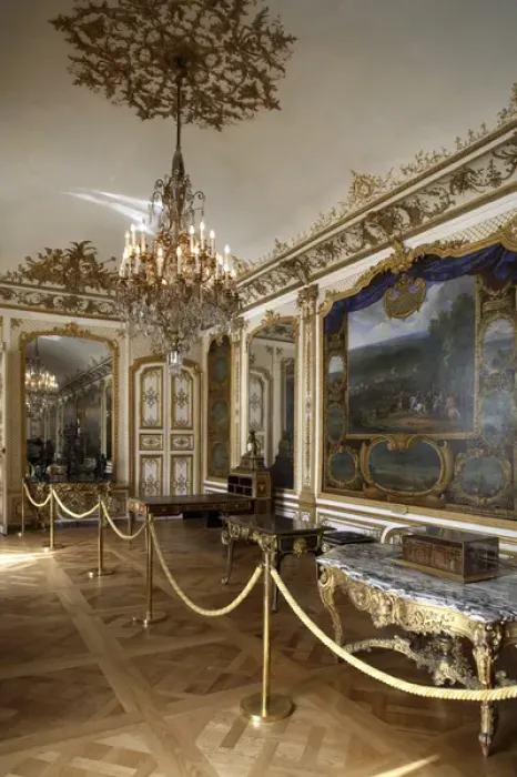 Framed Print : La Galeire Batailles (The Battle Gallery) in Chateau de Chantilly. Chantilly. France Framed Print : La Galeire Batailles (The Battle Gallery) in Chateau de Chantilly. Chantilly. France