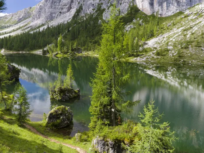Framed Print : Lago de Federa at Croda da Lago in the Dolomites of the Veneto near Cortina d Ampezzo