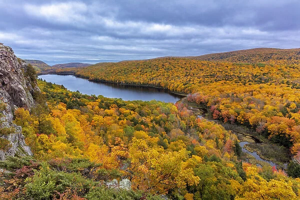 Lake of the Clouds in autumn in Porcupine Mountains Wilderness State Park in the
