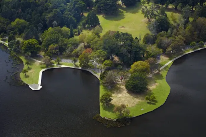 Framed Print : Lake Domain Reserve and Lake Rotoroa, Hamilton, Waikato, North Island, New Zealand