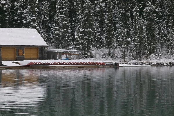 02. Canada, Alberta, Banff National Park: LAKE LOUISE, Early Winter Lake Louise Boathouse