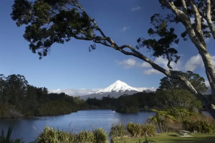 Framed Print : Lake Mangamahoe and Mt Taranaki / Mt Egmont, Taranaki, North Island, New Zealand Framed Print : Lake Mangamahoe and Mt Taranaki / Mt Egmont, Taranaki, North Island, New Zealand