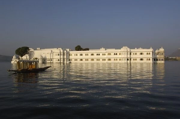 Lake Palace Hotel. Udaipur. Rajasthan. SW INDIA