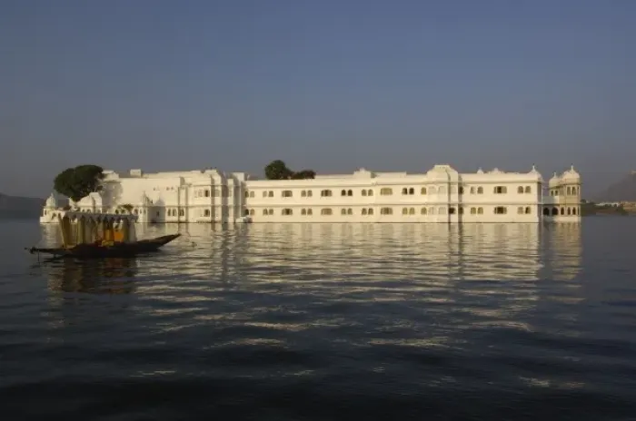 Framed Print : Lake Palace Hotel. Udaipur. Rajasthan. SW INDIA