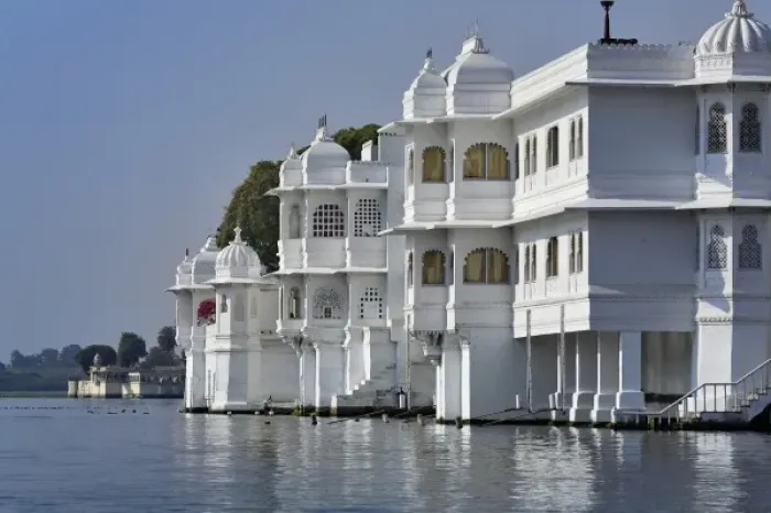 Framed Print : Lake Palace, Lake Pichola, Udaipur, India Framed Print : Lake Palace, Lake Pichola, Udaipur, India