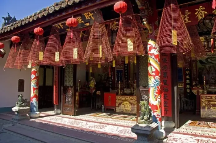 Framed Print : Large incense coils hang from the Phuoc Kien Assembly Hall in Hoi An, Vietnam