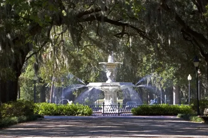 Framed Print : Large water fountain in Forsyth Park in the historic district of Savannah, Georgia Framed Print : Large water fountain in Forsyth Park in the historic district of Savannah, Georgia
