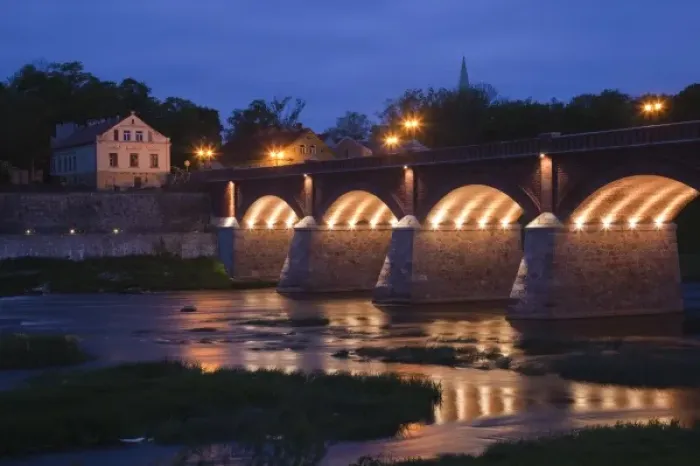 Framed Print : Latvia, Western Latvia, Kurzeme Region, Kuldiga, bridge over the Venta River by the Ventas Rumba Framed Print : Latvia, Western Latvia, Kurzeme Region, Kuldiga, bridge over the Venta River by the Ventas Rumba