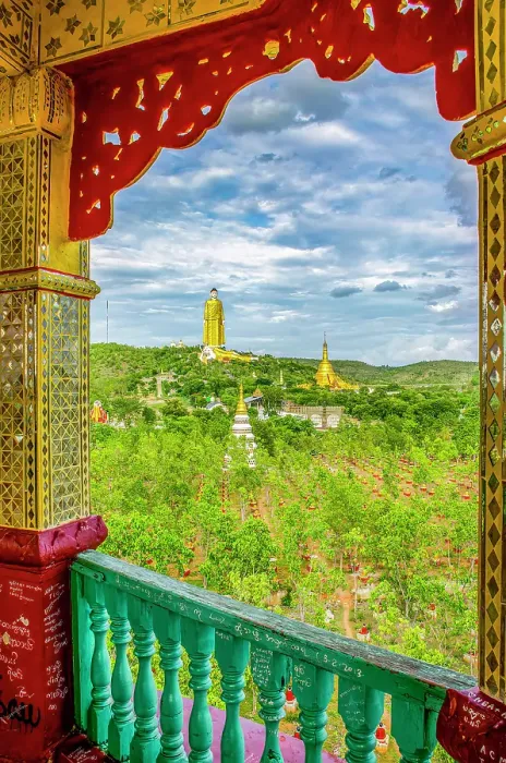 Framed Print : Laykyun Sekkya Buddha, Myanmar. Portrait of world's tallest standing Buddha statue, built in 1995, is 116 m (381 ft) high with thirty one floors Framed Print : Laykyun Sekkya Buddha, Myanmar. Portrait of world's tallest standing Buddha statue, built in 1995, is 116 m (381 ft) high with thirty one floors