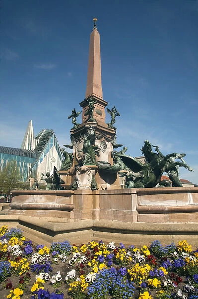 LEIPZIG18816-2012-BARTRUFF. CR2 - Fountain and monument in center of Augustus Plaza