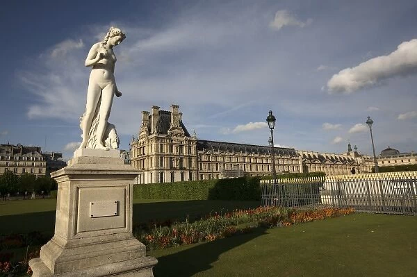 Leveque louis Augustes statue of Nymphe in Jardin des Tuileris (Tuileries Garden)