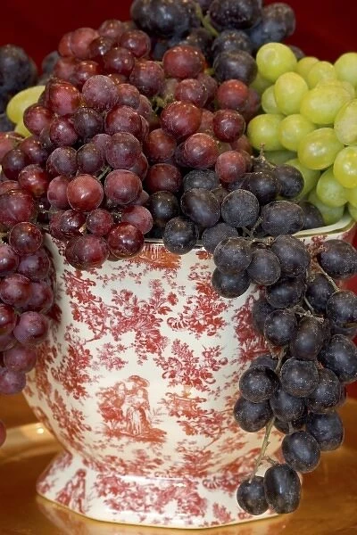 Still life of grape varieties in vase