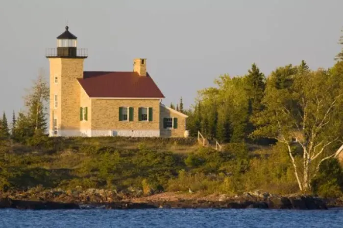 Framed Print : Lighthouse on Lake Framed Print : Lighthouse on Lake