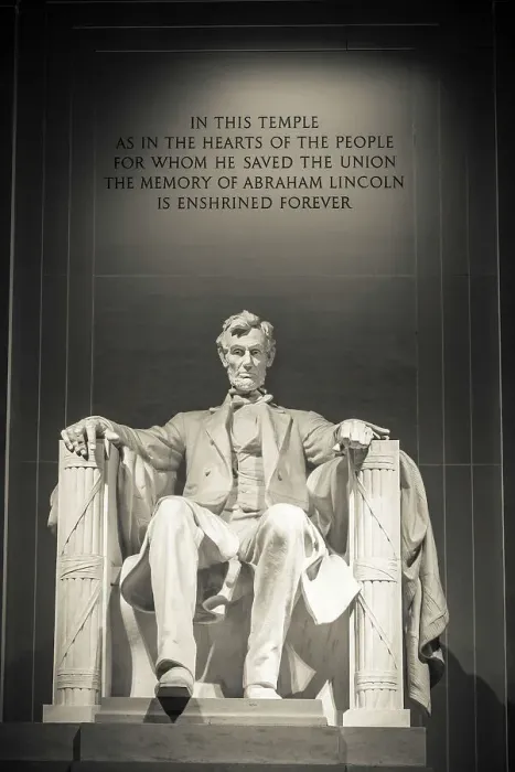 Framed Print : The Lincoln Memorial at night, Washington, D.C, USA Framed Print : The Lincoln Memorial at night, Washington, D.C, USA