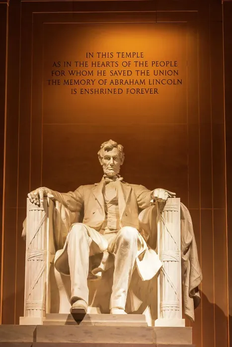 Framed Print : The Lincoln Memorial at night, Washington, D.C, USA Framed Print : The Lincoln Memorial at night, Washington, D.C, USA