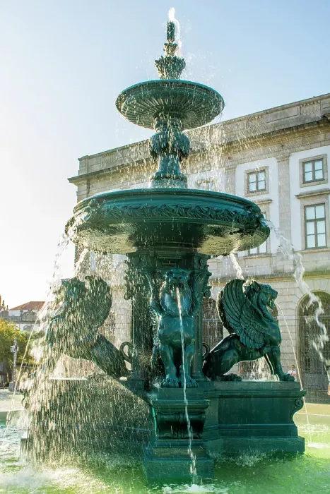 Framed Print : Lions Fountain (Fonte dos Leoes), Praca de Gomes, Porto, Portugal