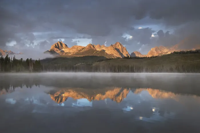 Framed Print : Little Redfish Lake at sunrise, Sawtooth Mountains, Idaho Framed Print : Little Redfish Lake at sunrise, Sawtooth Mountains, Idaho