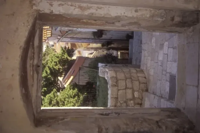 Framed Print : Look down a narrow walkway in the predominately residential area of Old Town Dubrovnik