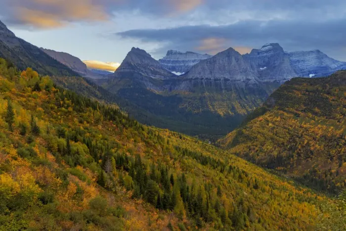 Framed Print : Looking down the McDonald Valley in autumn, Glacier National Park, Montana, USA Framed Print : Looking down the McDonald Valley in autumn, Glacier National Park, Montana, USA
