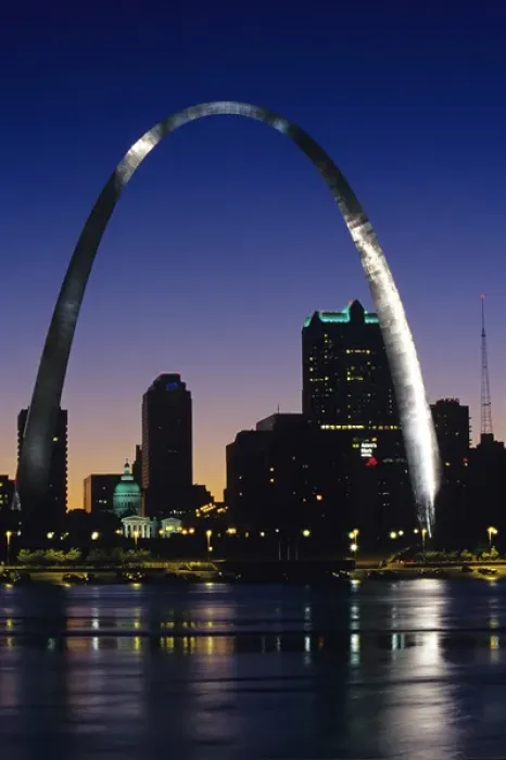 Framed Print : Looking across the Mississippi River to St Louis and Arch Framed Print : Looking across the Mississippi River to St Louis and Arch