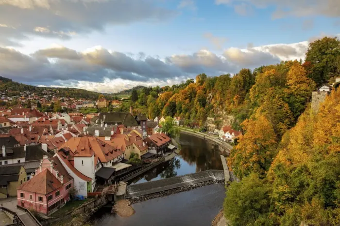 Framed Print : Looking down onto the village of Cesky Krumlov, Czech Republic Framed Print : Looking down onto the village of Cesky Krumlov, Czech Republic