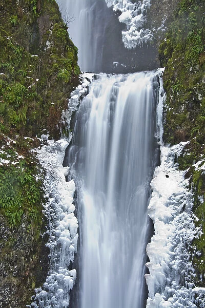 Lower Multnomah Falls; winter; Columbia Gorge; Oregon; USA