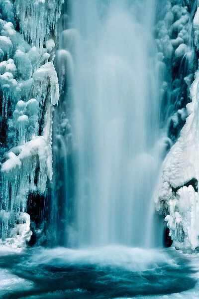 Lower Multnomah Falls; winter; frozen; Columbia Gorge; Oregon; USA