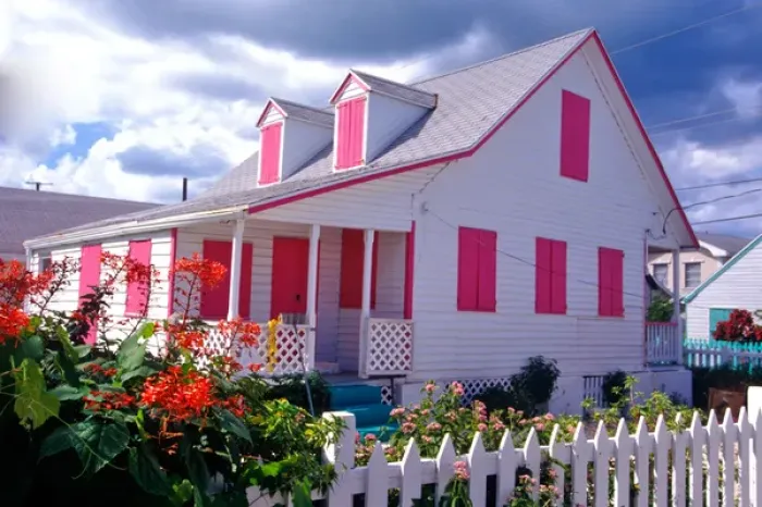 Framed Print : Loyalist home from the 1900s in Hope Town, Elbow cay, Abaco Islands, Bahamas Framed Print : Loyalist home from the 1900s in Hope Town, Elbow cay, Abaco Islands, Bahamas