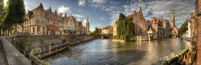 Framed Print : Main canal in Bruges, Belgium Framed Print : Main canal in Bruges, Belgium