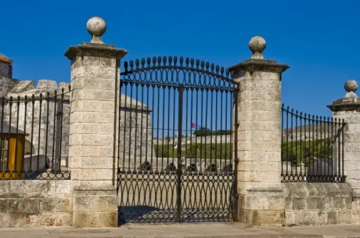 Framed Print : Main gate of Castillo de la Real Fuerza guarding Havana Harbor, Cuba Framed Print : Main gate of Castillo de la Real Fuerza guarding Havana Harbor, Cuba