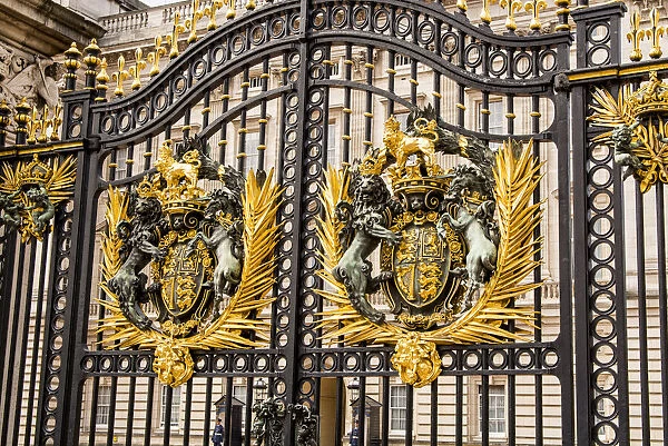 Main gates at Buckingham Palace, London, England