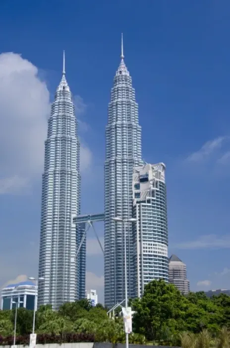 Framed Print : Malaysia, State of Selangor, capital city of Kuala Lumpur. Famous Petronas Twin Towers Framed Print : Malaysia, State of Selangor, capital city of Kuala Lumpur. Famous Petronas Twin Towers