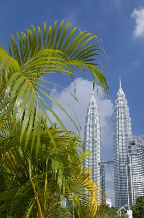 Framed Print : Malaysia, State of Selangor, capital city of Kuala Lumpur. Famous Petronas Twin Towers