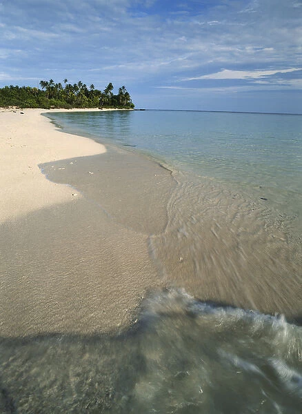 Maldives, Island Paradise, Ambara Island, View of sand beach