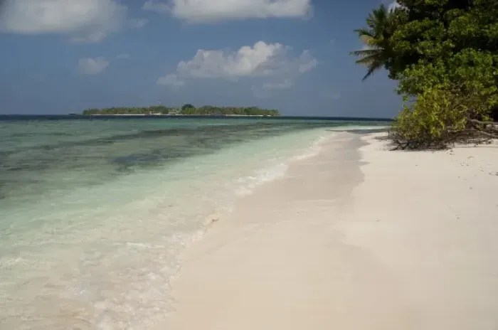 Framed Print : Maldives, North Male Atoll, Island of Kuda Bandos. View of the resort island of Bandos