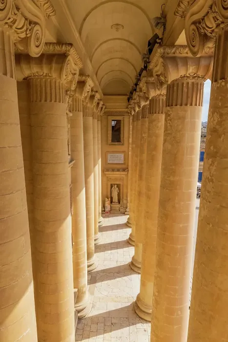 Framed Print : Malta, Mosta. The Sanctuary Basilica of the Assumption of Our Lady, or Rotunda of Mosta, 17th century Catholic church. Ionic columns