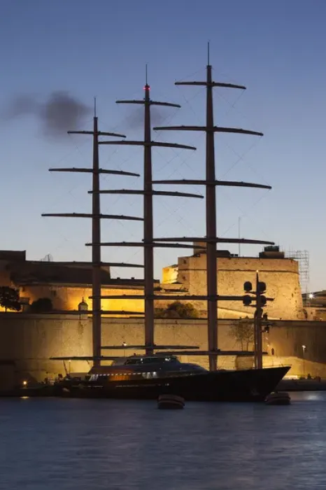 Framed Print : Malta, Valletta, Vittoriosa, Birgu, superyacht and Fort St. Angelo, dawn Framed Print : Malta, Valletta, Vittoriosa, Birgu, superyacht and Fort St. Angelo, dawn