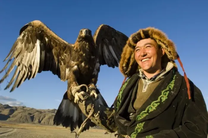 Framed Print : Man with his eagle at Altai Eagle Festival (MR)