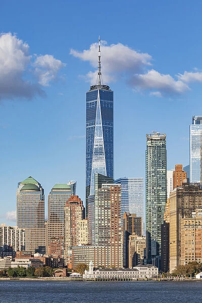 Manhattan, New York, USA. One World Trade Center and the Lower Manhattan skyline