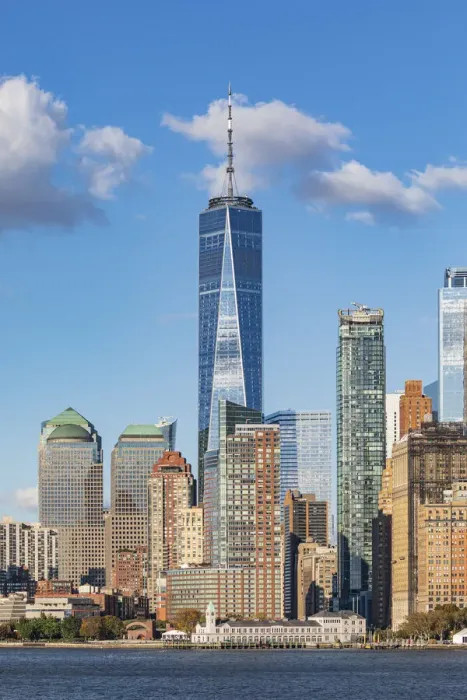 Framed Print : Manhattan, New York, USA. One World Trade Center and the Lower Manhattan skyline Framed Print : Manhattan, New York, USA. One World Trade Center and the Lower Manhattan skyline