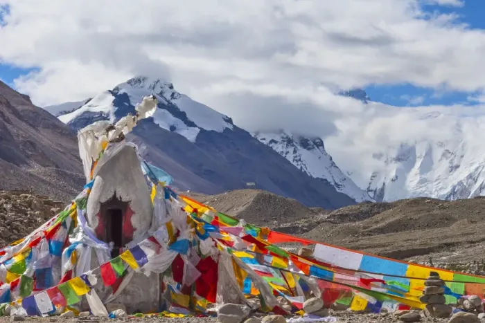 Framed Print : Mani pile and prayer flags in Rongbuk Valley, Lhotse peak (8516m) in the distance, Mt Framed Print : Mani pile and prayer flags in Rongbuk Valley, Lhotse peak (8516m) in the distance, Mt