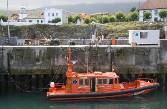 Framed Print : Maritime rescue vessel in the harbor at Llanes, Spain Framed Print : Maritime rescue vessel in the harbor at Llanes, Spain
